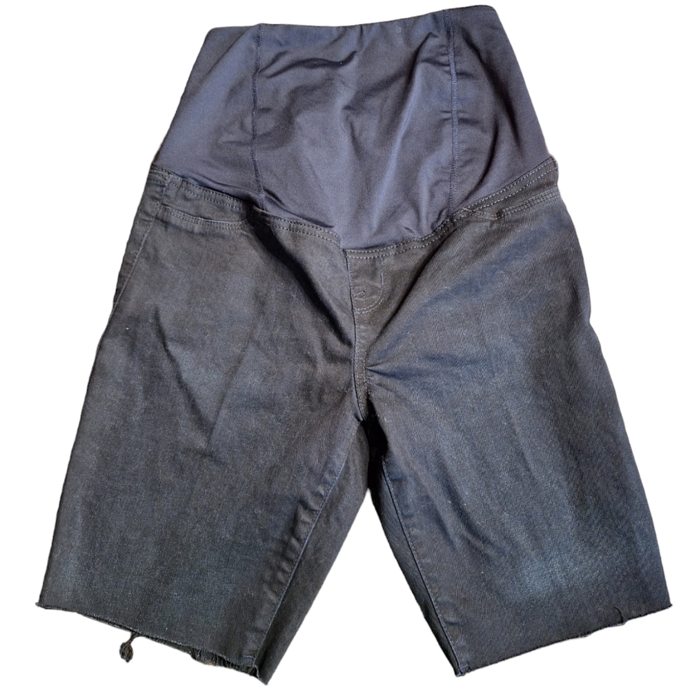 NEW Ingrid & Isabel Maternity Bermuda Shorts Size 6  Darkwash Blue